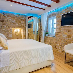 & Stars Free Parking 4*, Trogir Kroatien